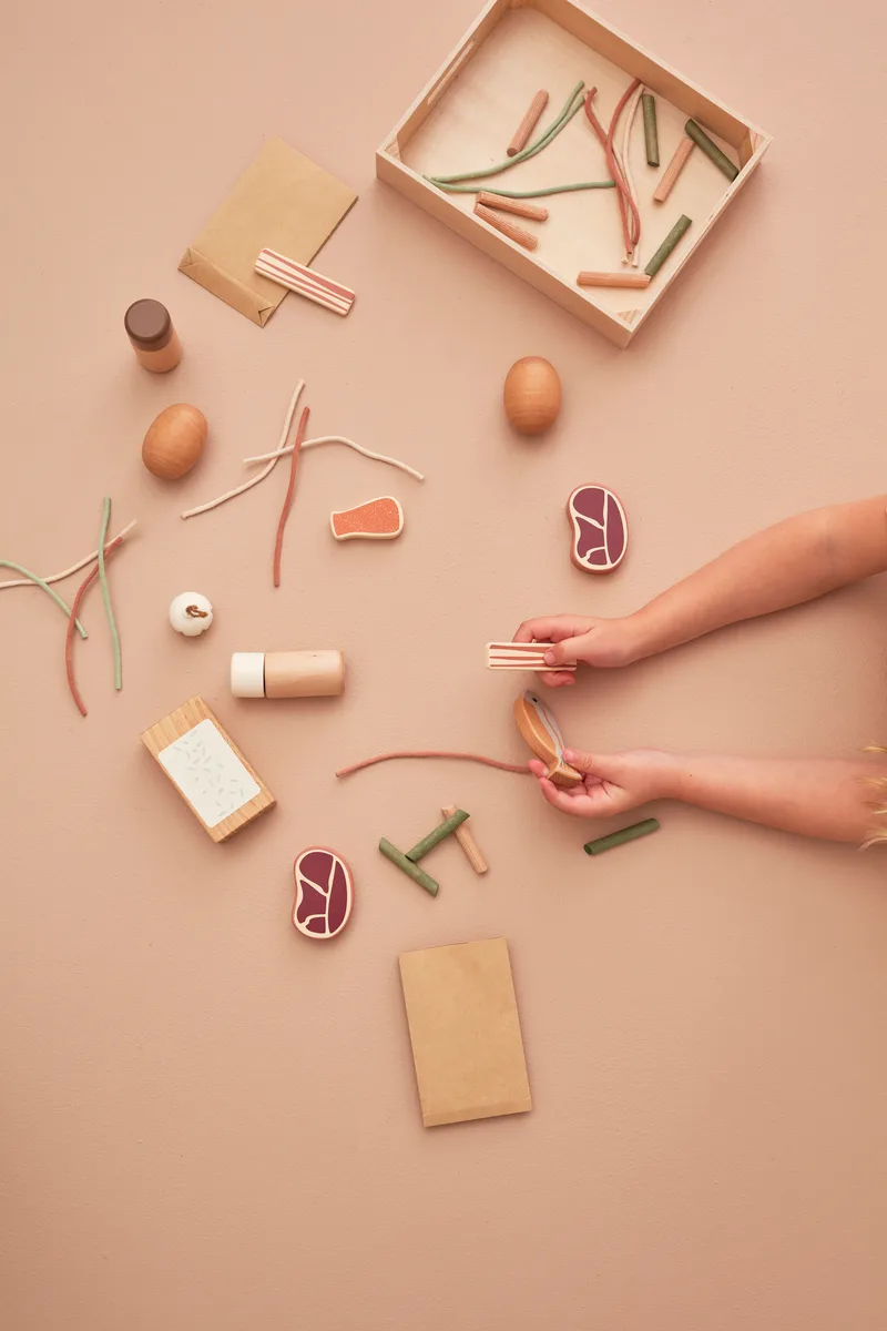 Assortiment d'aliments en bois – Image 7