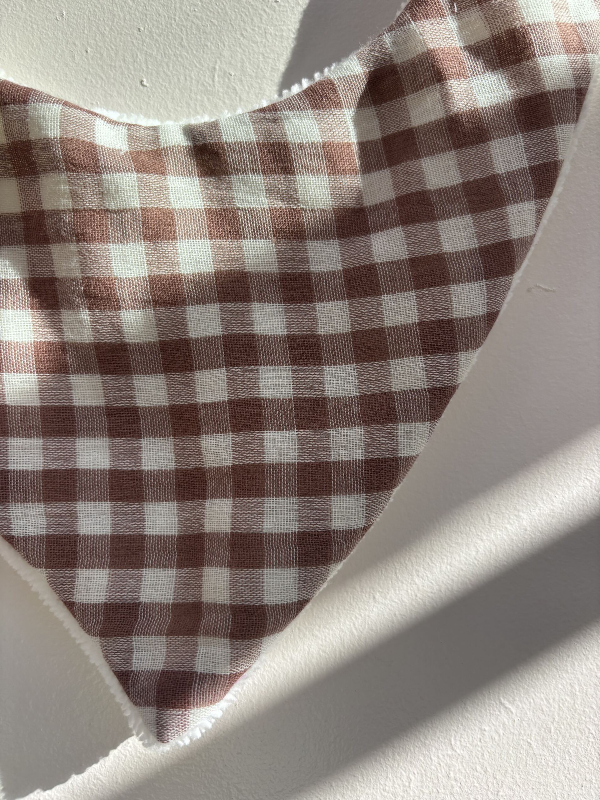 Bavoir - Vichy marron – Image 4